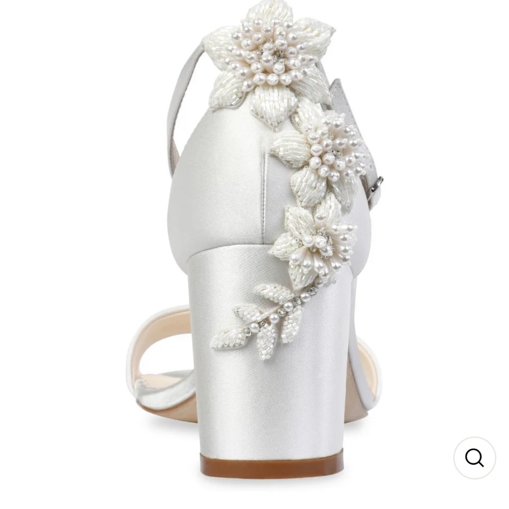 Bella Belle  FABIOLA
3D Embellished Pearl Block Heels